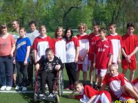 Gruppenfoto vom gemeinsamen Fußballspiel der Schüler aus Zittau und Lwówek Slaski